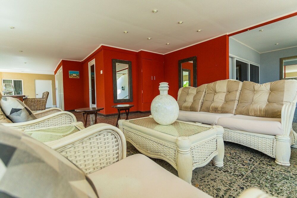 Фото Large Villa With View! Private Pool Free Utilities!