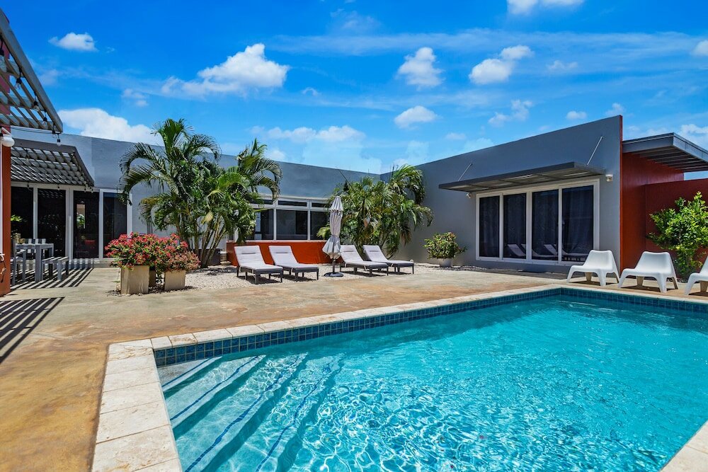 Фото Stunning Modern Home, Near Beaches Full Ac