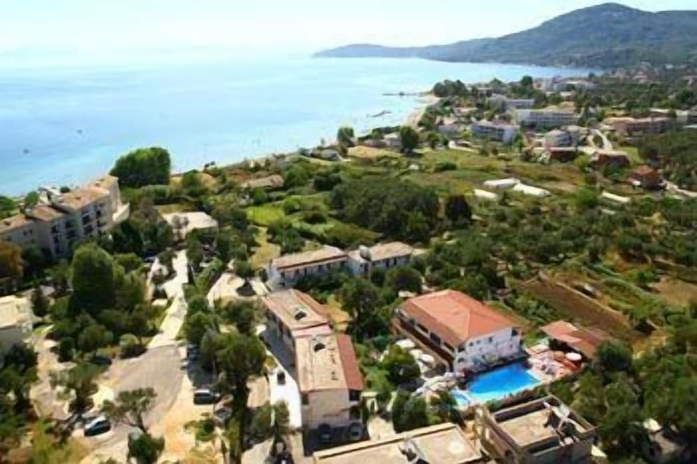 Фото Leftis Romantica