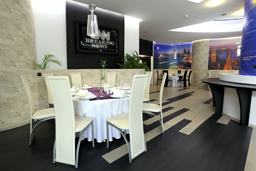 Фото Grand Hotel Shumen