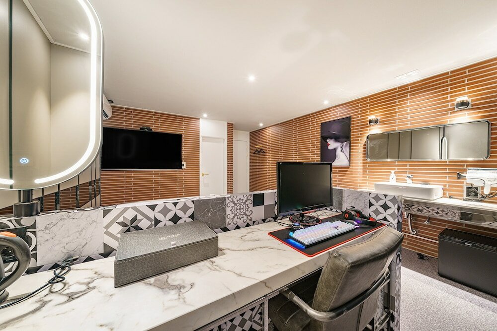 Фото Brown-Dot Hotel Geomdan