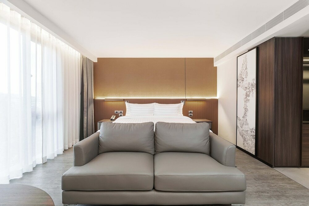 Фото Gardina Asoke Hotel & Residence