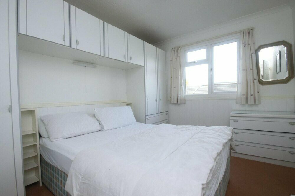 Hotel 11b Medmerry Park 2 Bedroom Chalet, England, photo