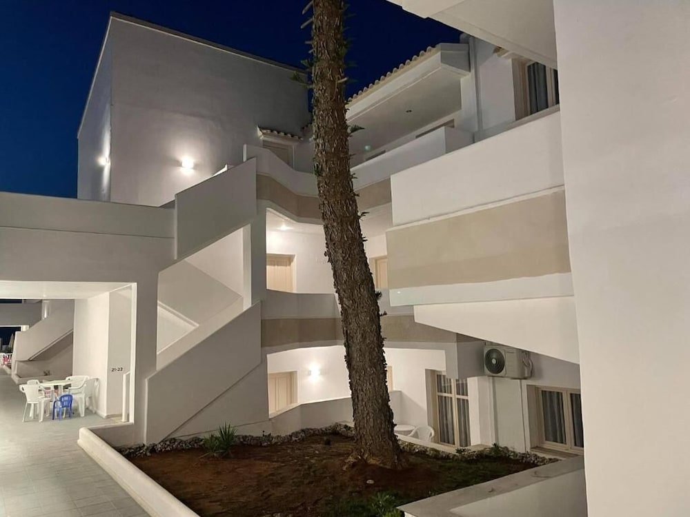 Фото Coralli Beach Hotel