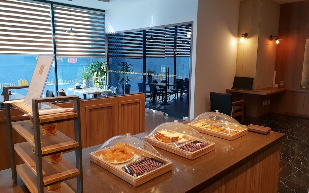 Фото Incheon Asiad Banwol Hotel