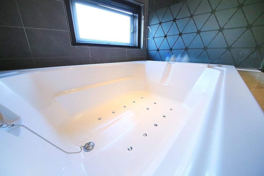 Фото Uiwang Hotel Bobos