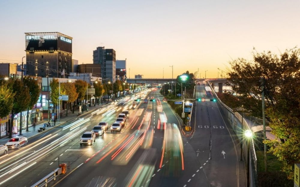 Фото Gupo Station Almond Hotel