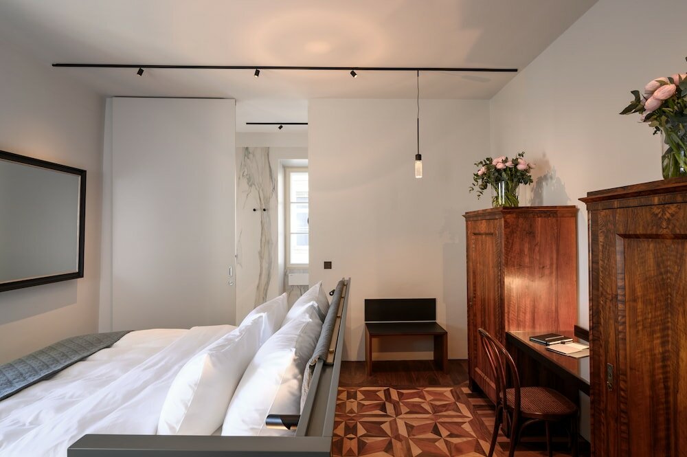 Фото Zlata Ladjica Boutique Hotel