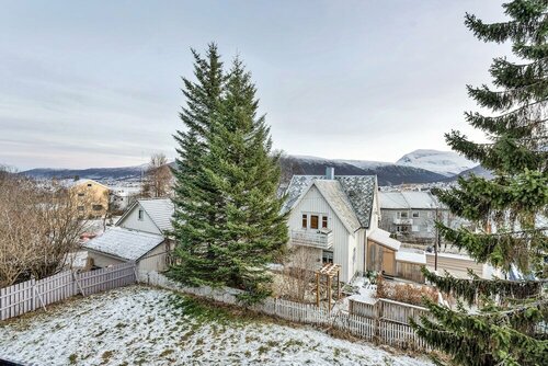 Гостиница Auroras Friends Apartment - Hostel в Тромсё