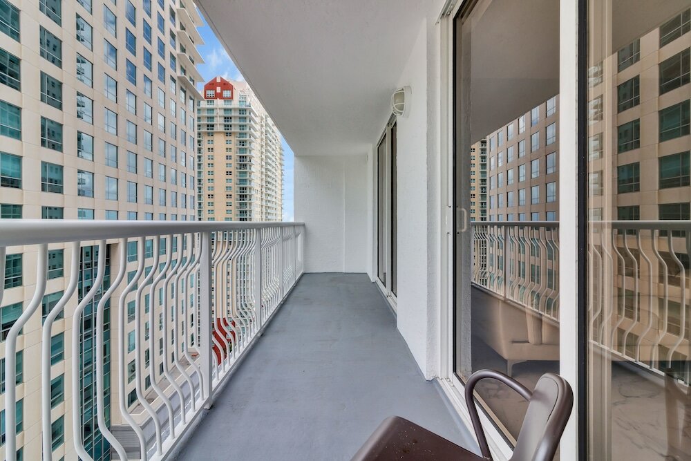 Фото Luxury Apartments W Pool & Ocean views