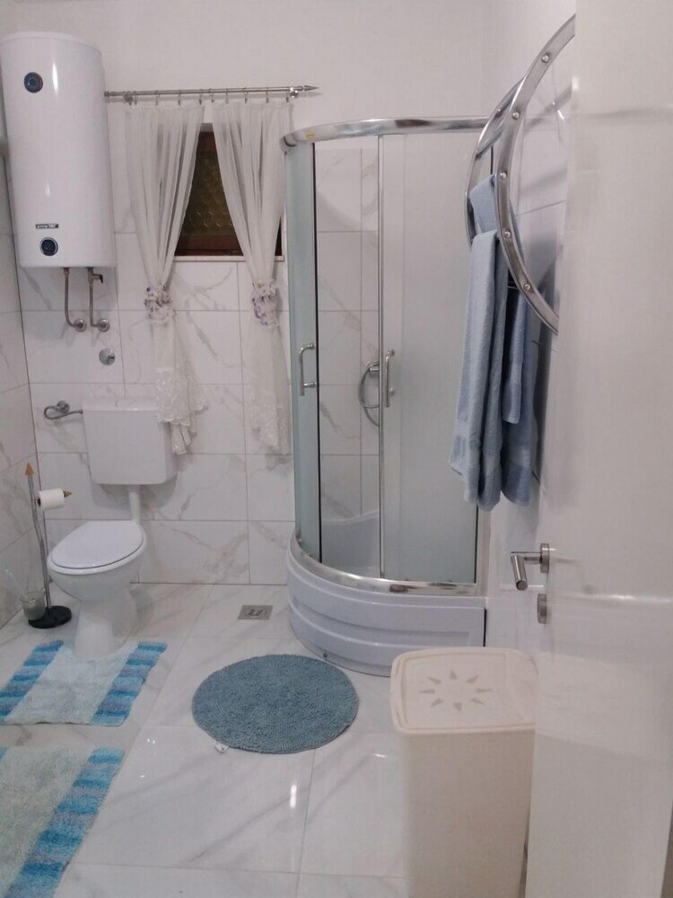 Фото Jugana - With Pool - A1 Donji