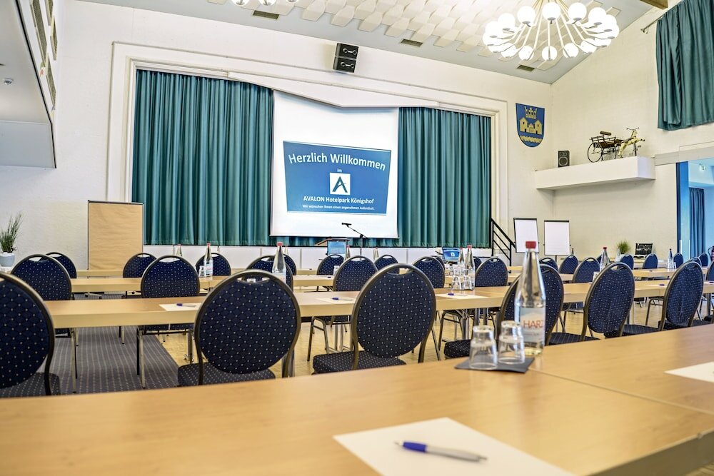 Фото Avalon Hotelpark Königshof