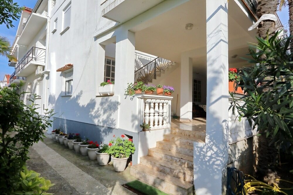 Фото Aleksandra - 10 m From sea - A6