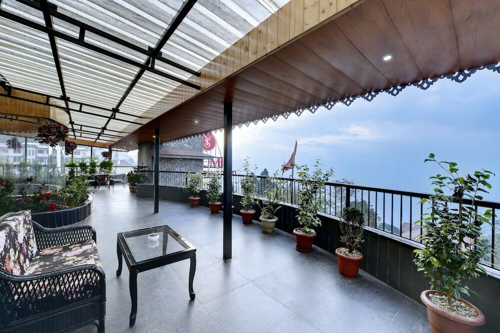 Фото Sumi Queen's Yard Rink Mall Darjeeling