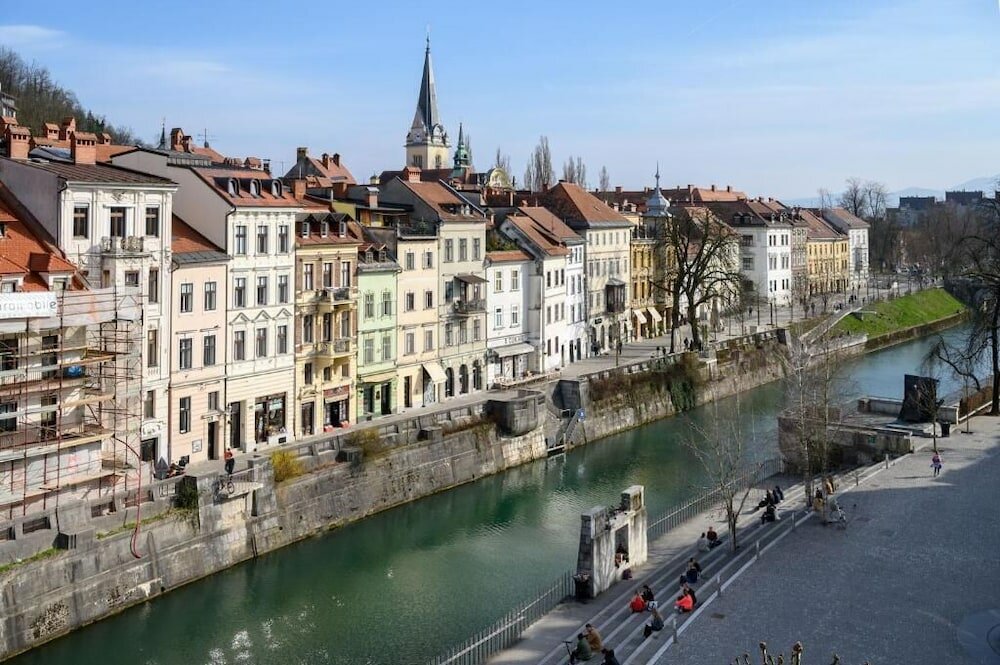 Фото Zlata Ladjica Boutique Hotel