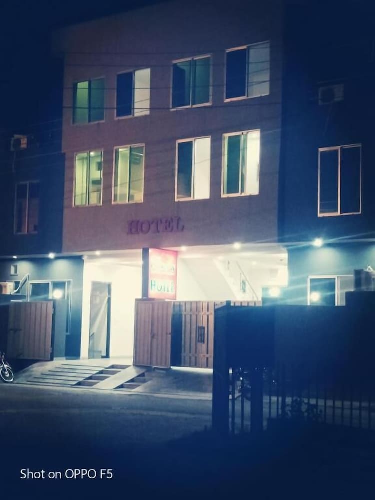 Фото отеля 1