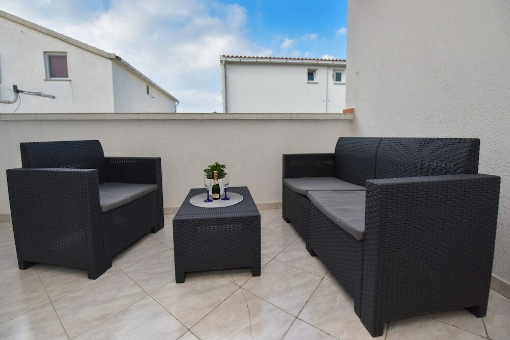 Фото Danka - Free Parking and Grill - A1