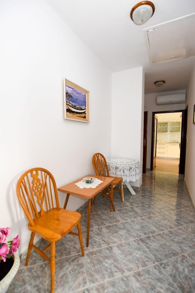 Фото Luce - Family Friendly & Parking - A3