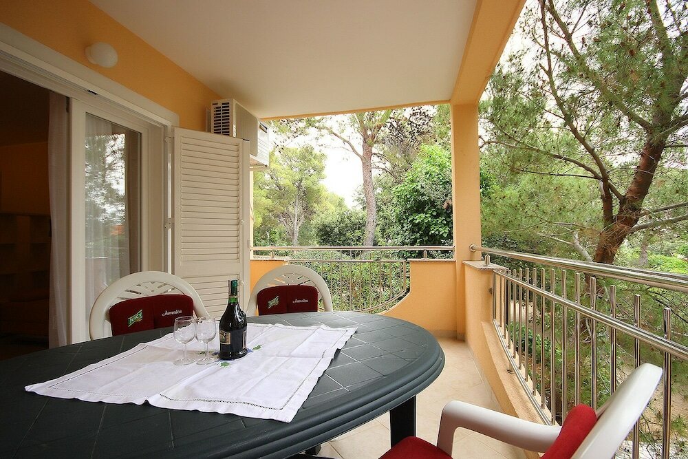 Фото Dino - Apartments With hot tub - A3