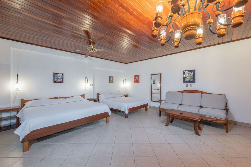 Фото Costa Verde Inn