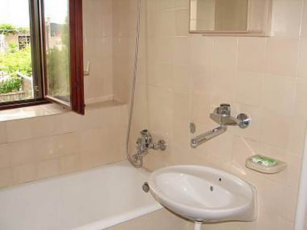 Фото Marin - 200 m From Garden Festival - A1