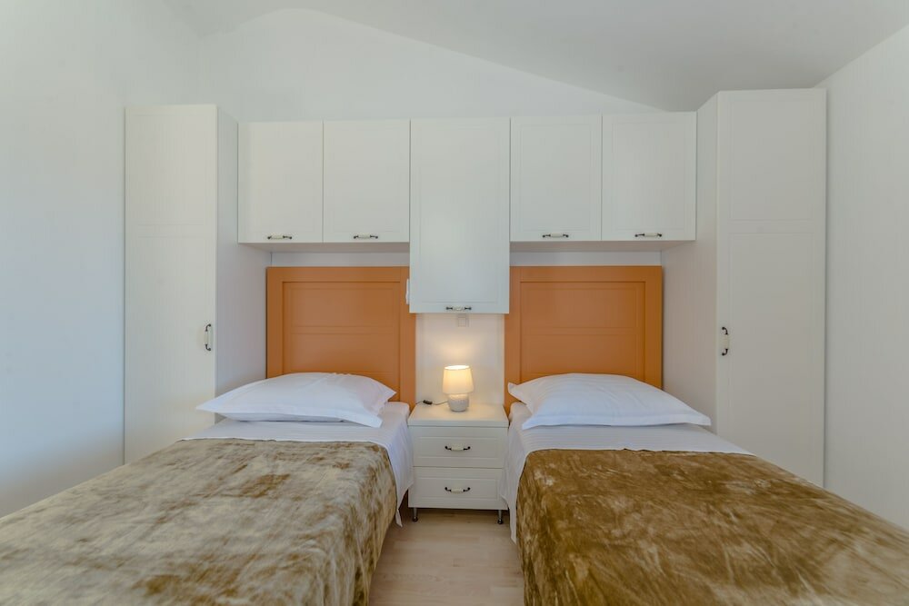 Фото Villa Lusia - Modern villa with pool