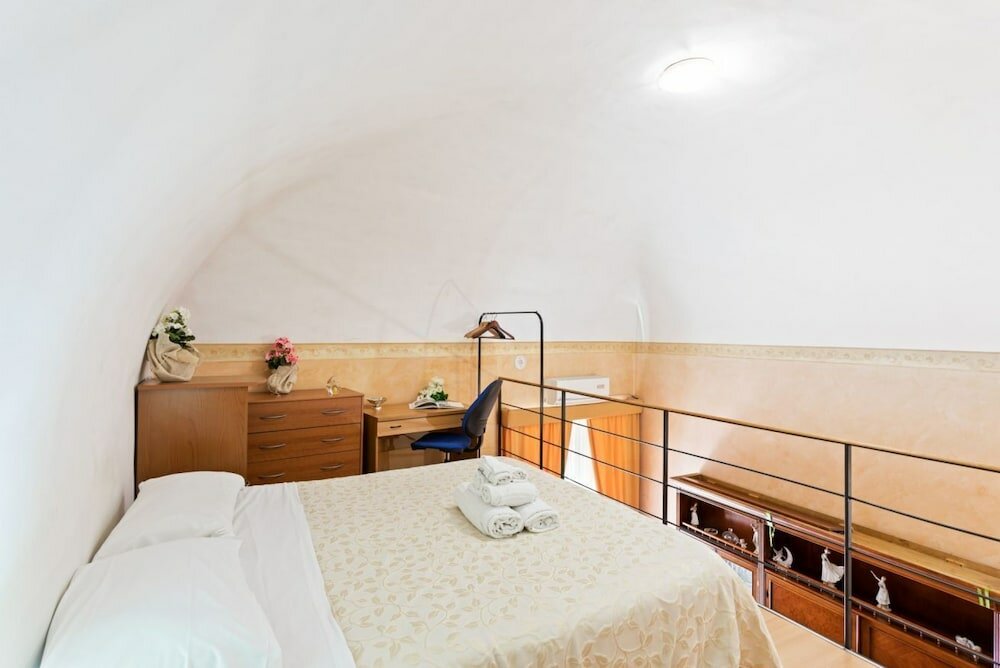 Фото Castello Ursino Balcony Apartment