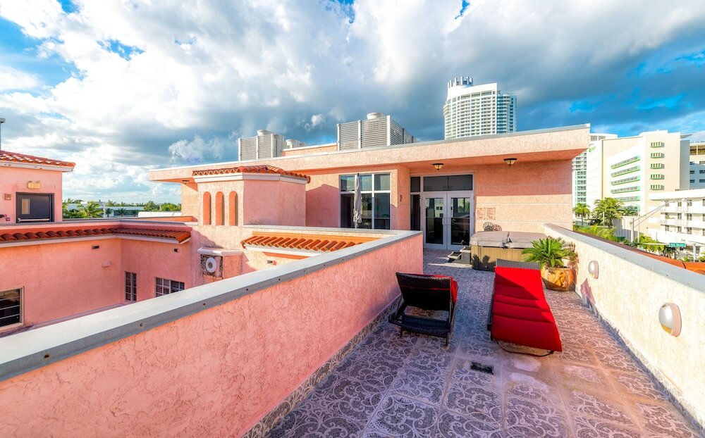 Фото Secret Garden Miami Beach