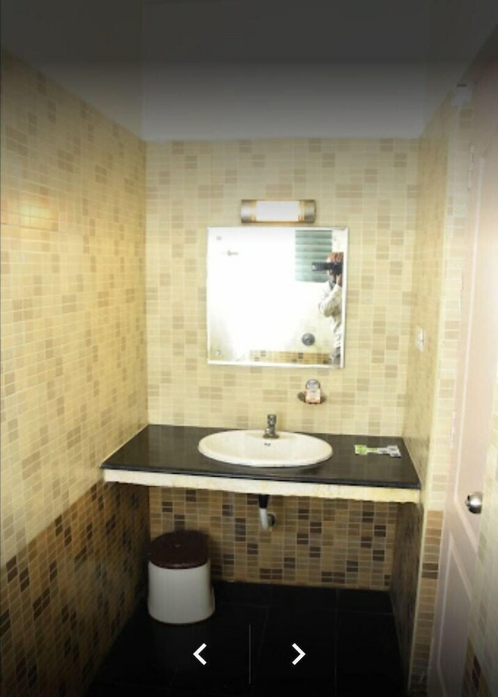 Фото Hotel Jothimani