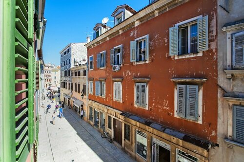 Гостиница Carera Seaview Apartments в Ровине