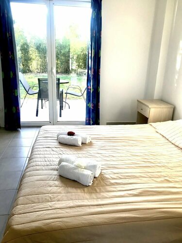 Гостиница Studio Banos Apartments and Swimming Pool