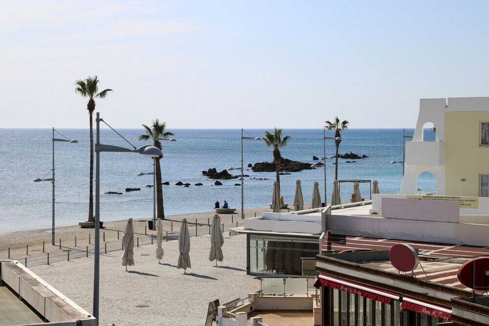 Фото Phaedrus Living: Seaside Luxury Flat Lighthouse 69