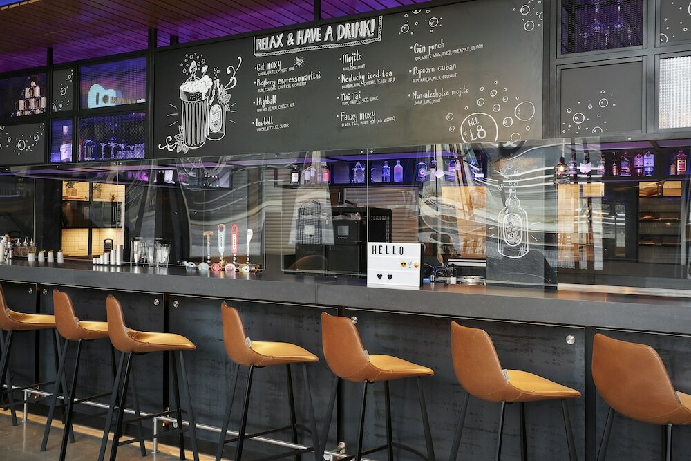 Фото Moxy Edinburgh Fountainbridge