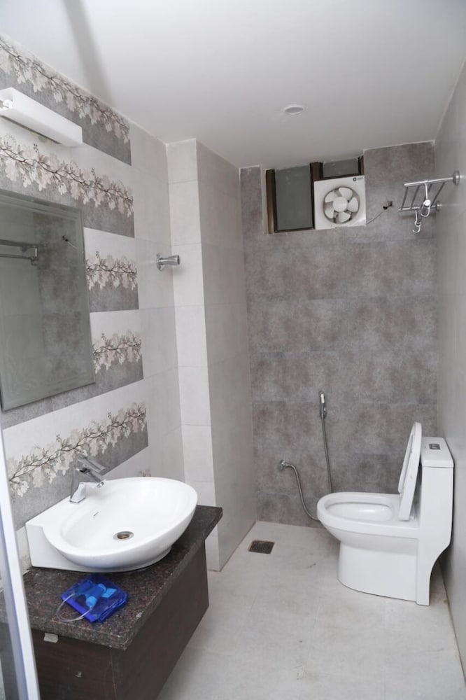 Фото Hotel Krishna by KeyMagics