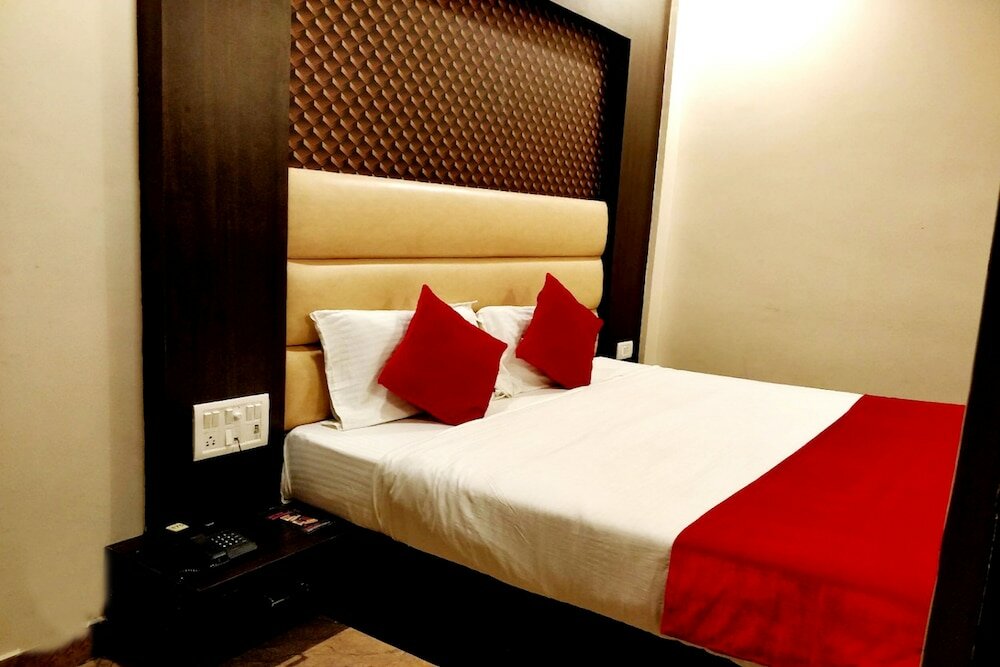 Фото Goroomgo Samrat Lucknow