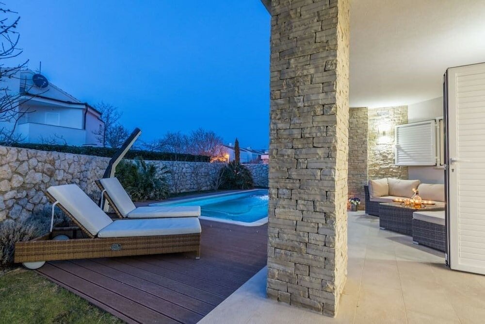 Фото Luxury Villa White Rose with the Pool