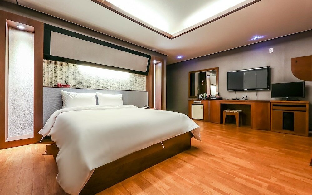 Фото Daejeon Yongjeon Sky