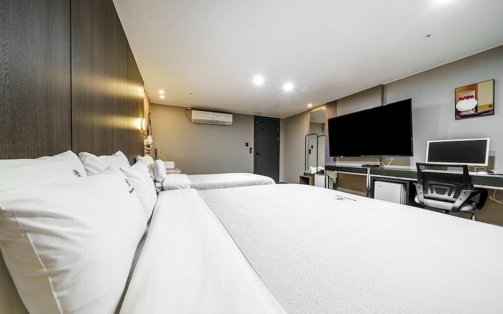 Фото Changwon Boutique Hotel Gung