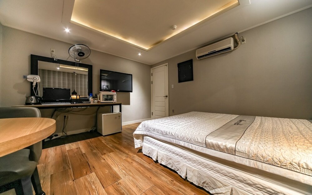 Фото Pohang Daedodong White