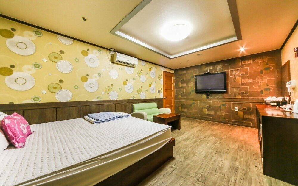 Фото Changwon Jinhae Yongwon Mu