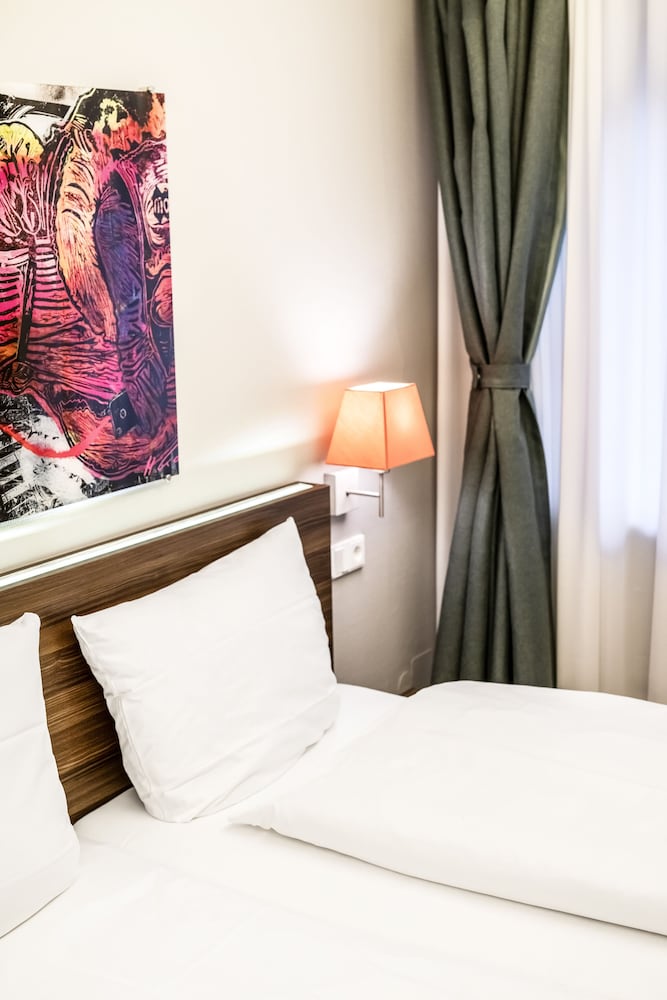 Фото Апарт-отель Living-World