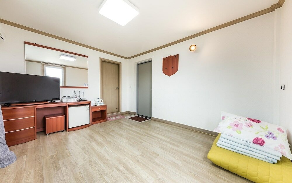 Фото Yangyang Hajodae Donghwa Beach