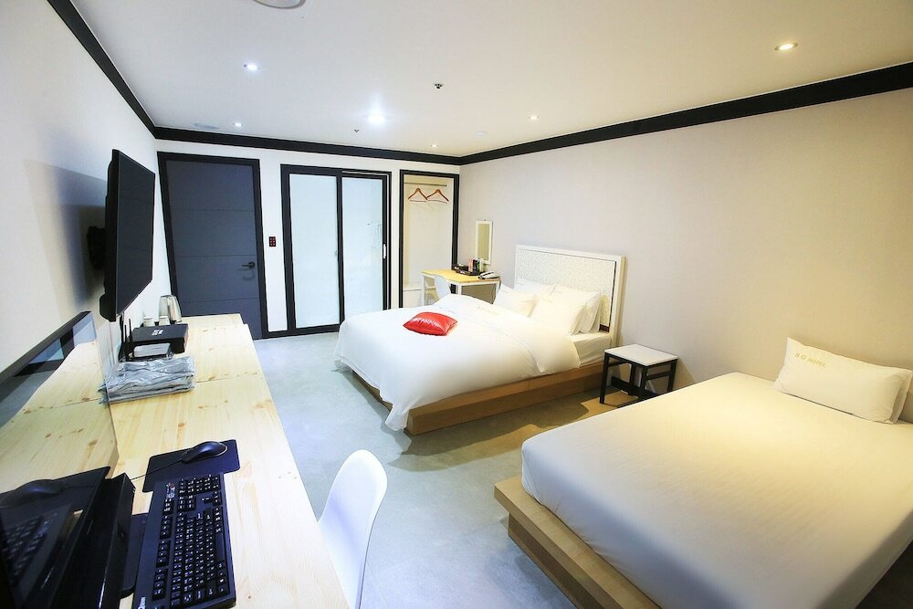 Фото Suwon Yeongtong Sg Hotel