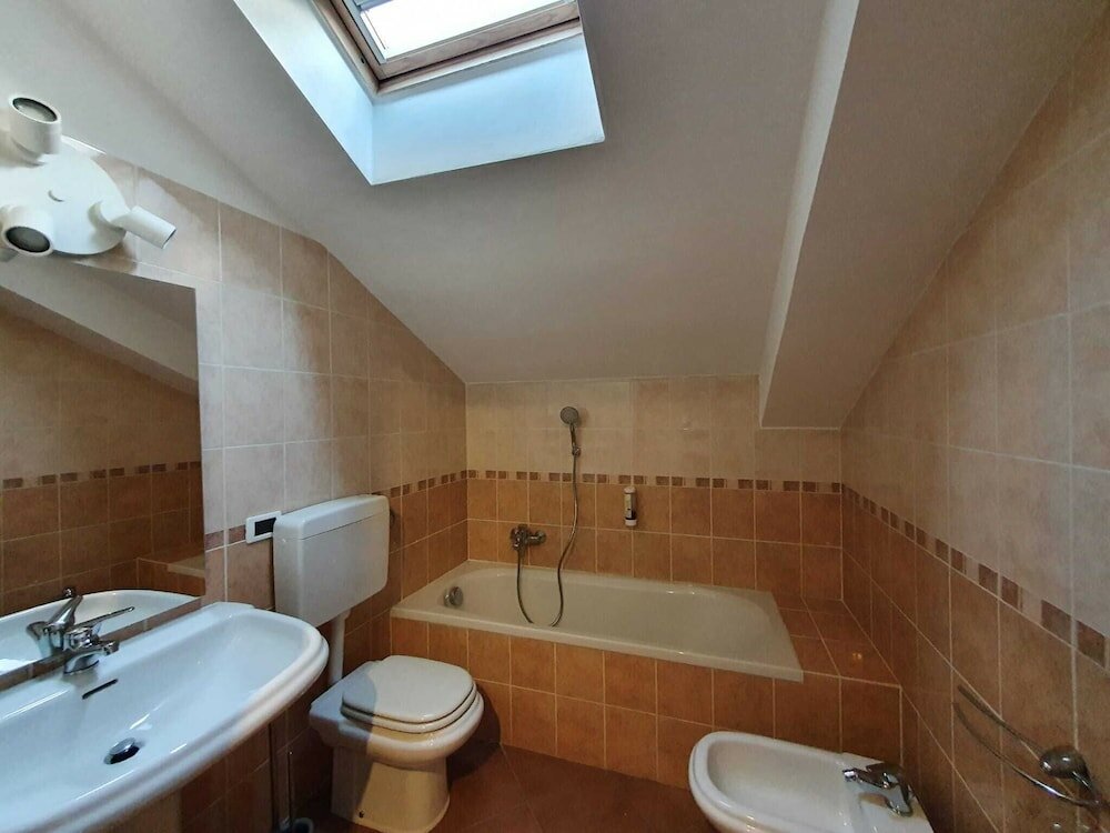 Фото Hh Serravalle