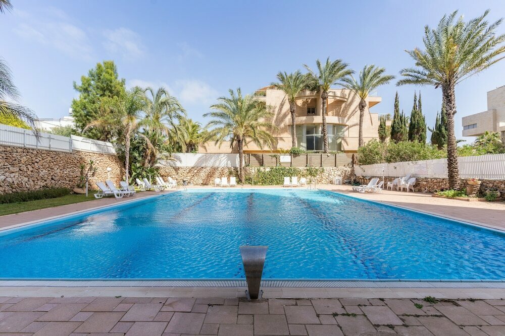 Alojamiento en alquiler diario Top Tier Apartment with Swimming Pool, , foto