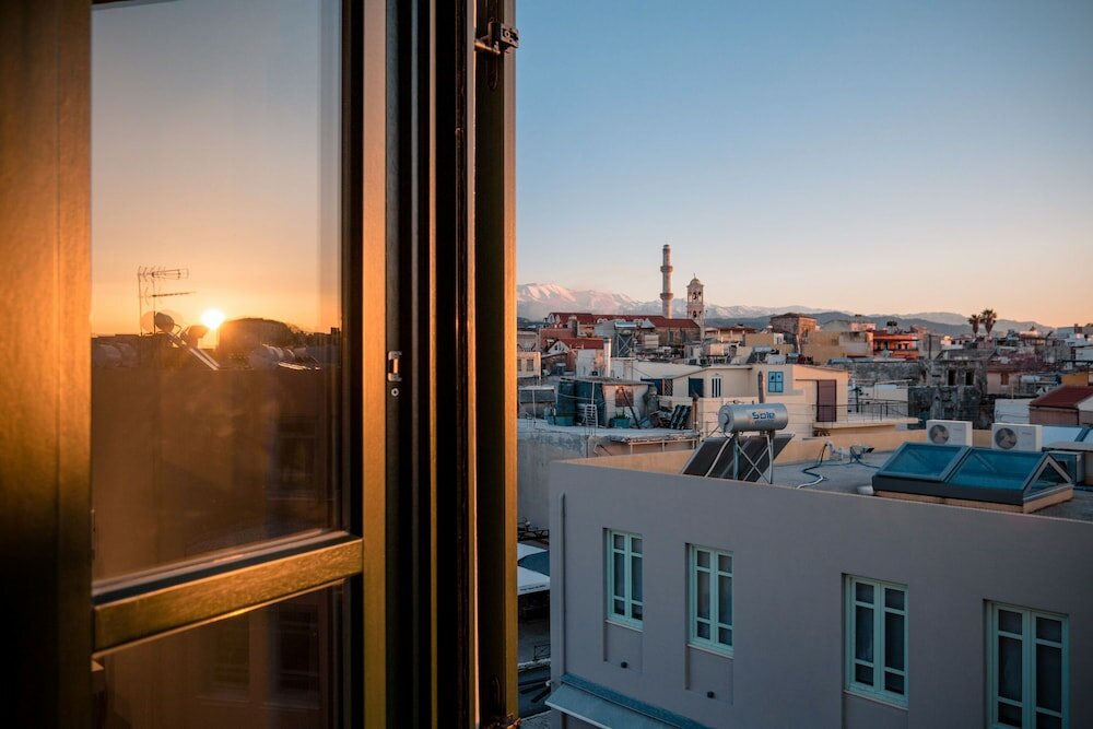 Фото House 8 - Heart of Old Town w Parking