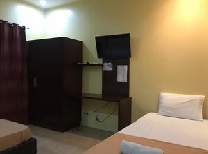 Oyo 762 Laurien Hotel (Calabarzon, Batangas, Batangas City, P. Burgos Street), hotel