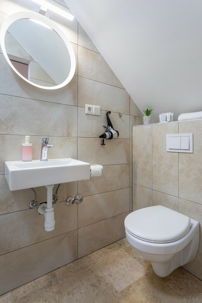 Фото Bright and Cozy Duplex Near City Center