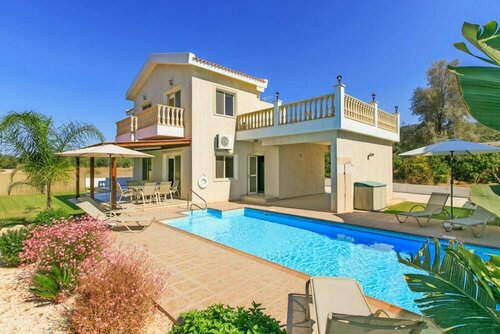 Гостиница Villa Clementina Large Private Pool Walk to Beach Sea Views A C Wifi Eco-friendly - 2183 в Районе Пафос