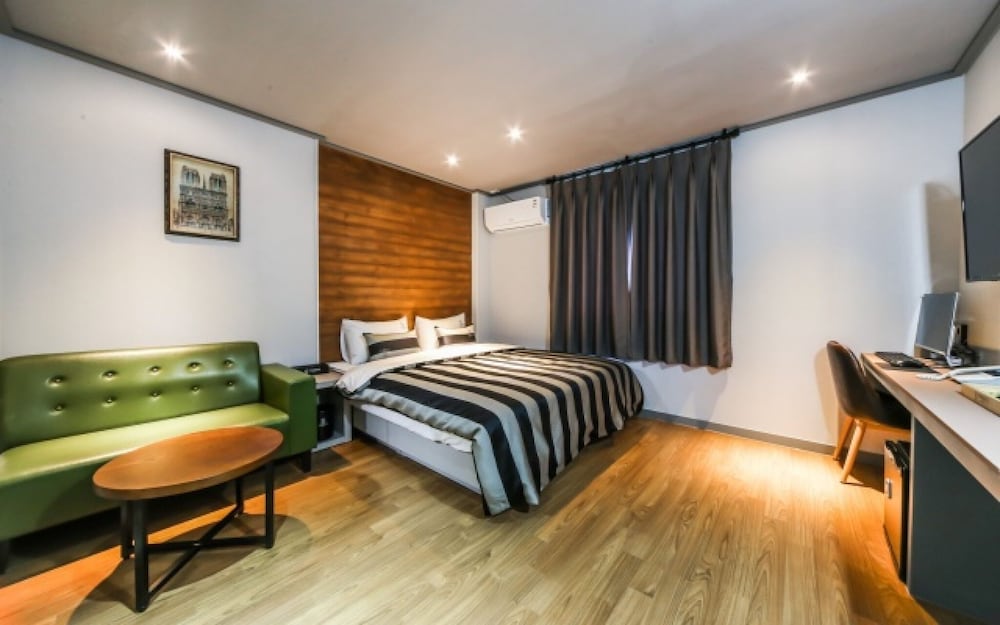 Фото Gimhae Eobangdong The Gentle Hotel